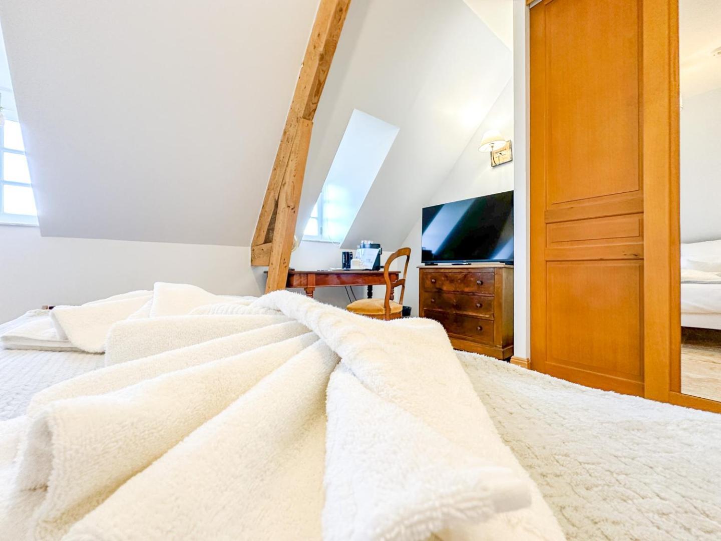 Chateau De Tilly Boissey-le-Chatel Bagian luar foto